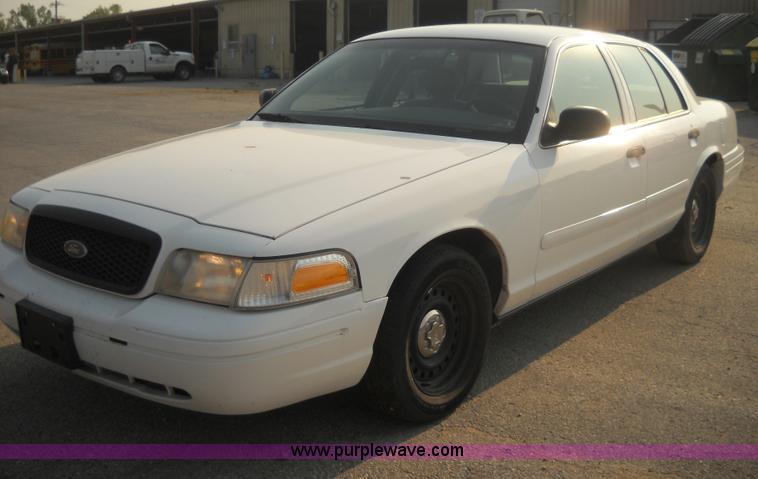 image for item C1394 2001 Ford Crown Victoria Police Interceptor