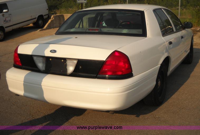 image for item C1394 2001 Ford Crown Victoria Police Interceptor