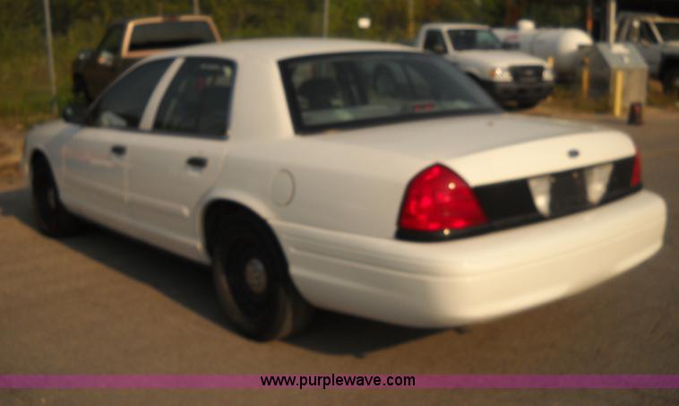 image for item C1394 2001 Ford Crown Victoria Police Interceptor