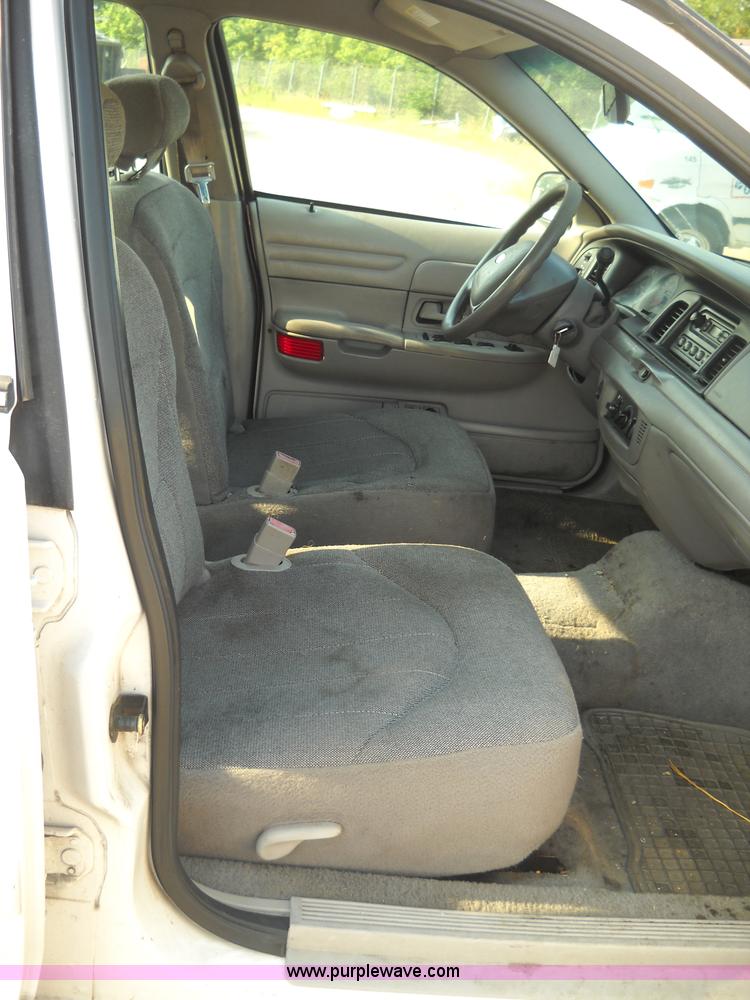 image for item C1394 2001 Ford Crown Victoria Police Interceptor