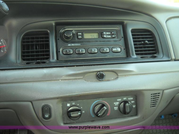 image for item C1394 2001 Ford Crown Victoria Police Interceptor