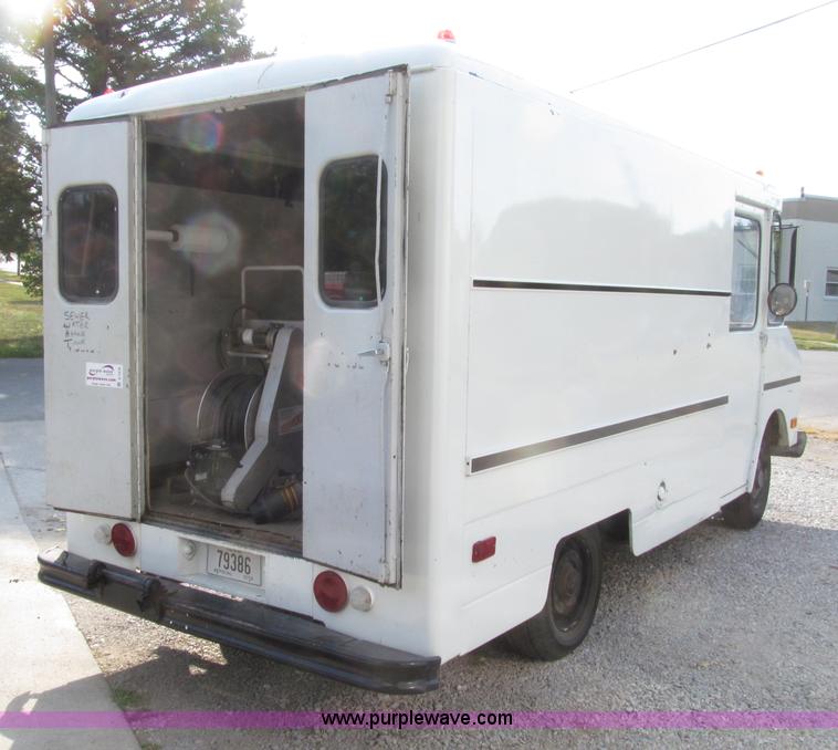 image for item D7478 1976 Chevrolet panel truck