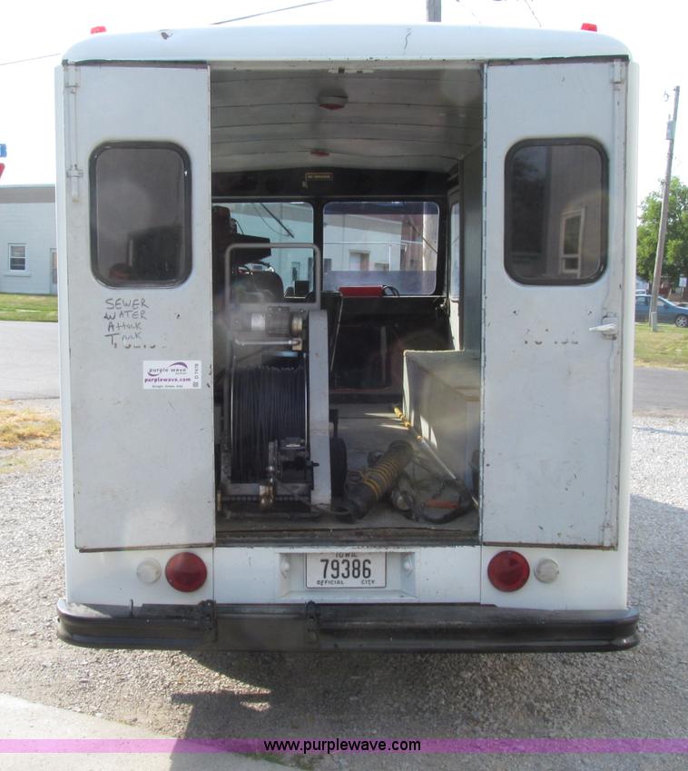 image for item D7478 1976 Chevrolet panel truck