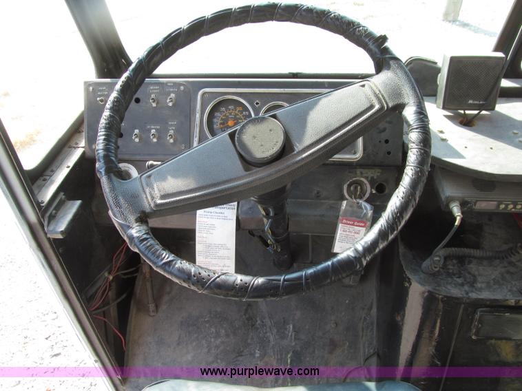 image for item D7478 1976 Chevrolet panel truck