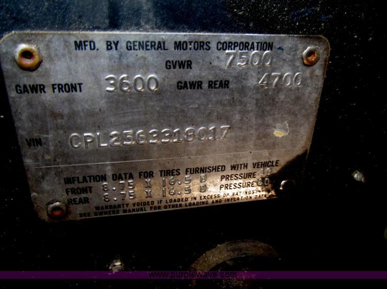 image for item D7478 1976 Chevrolet panel truck