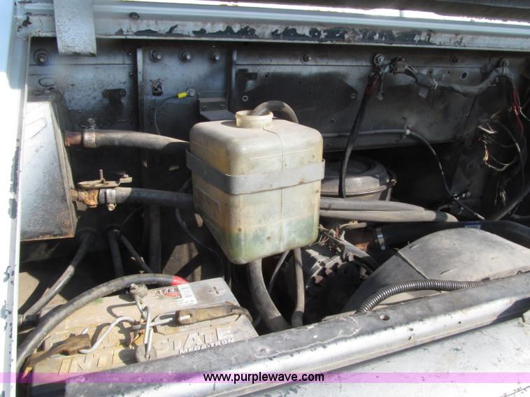 image for item D7478 1976 Chevrolet panel truck