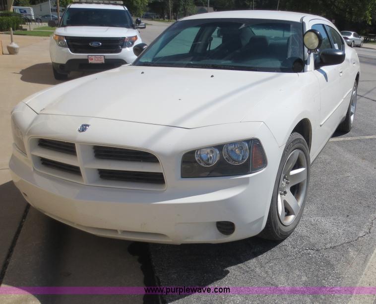 image for item F6662 2008 Dodge Charger SE
