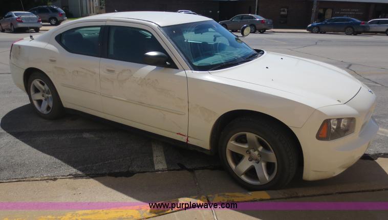 image for item F6662 2008 Dodge Charger SE