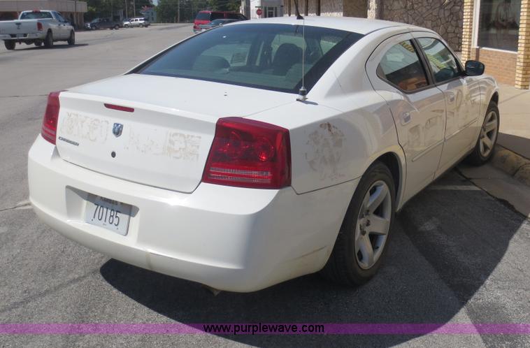 image for item F6662 2008 Dodge Charger SE