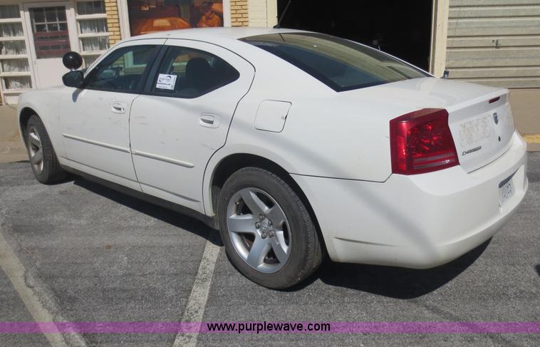 image for item F6662 2008 Dodge Charger SE