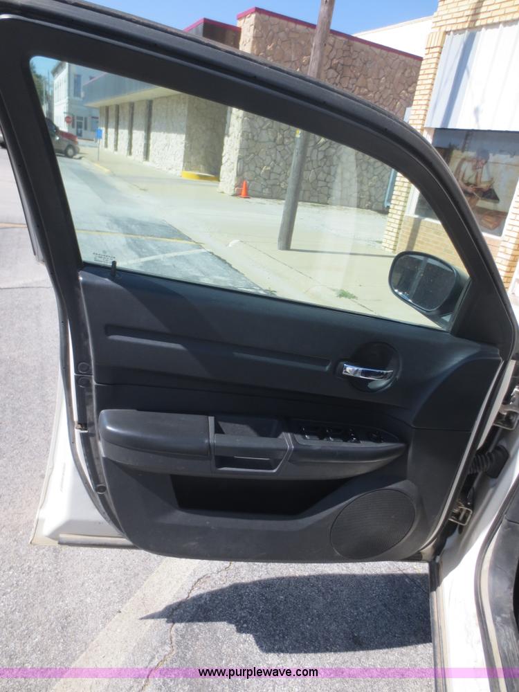 image for item F6662 2008 Dodge Charger SE