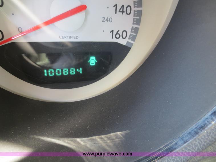 image for item F6662 2008 Dodge Charger SE