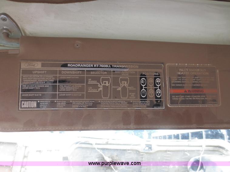 image for item F6663 1994 Ford LT8000 dump truck