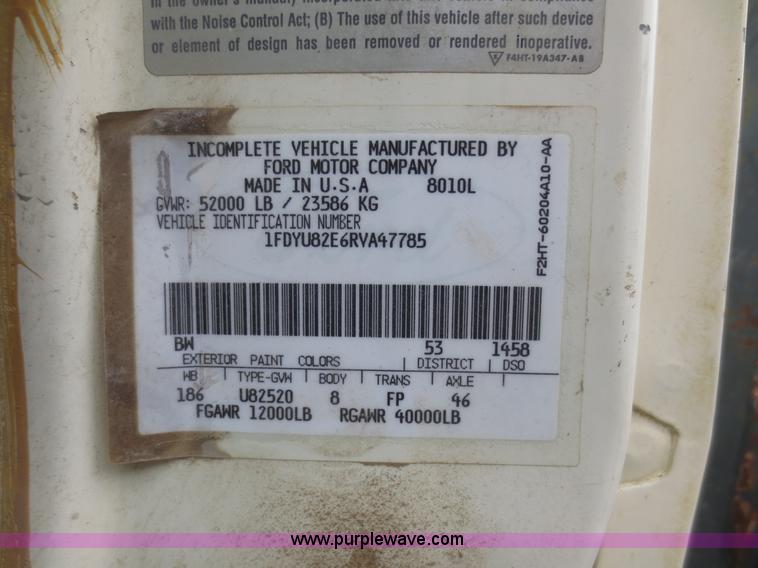 image for item F6663 1994 Ford LT8000 dump truck