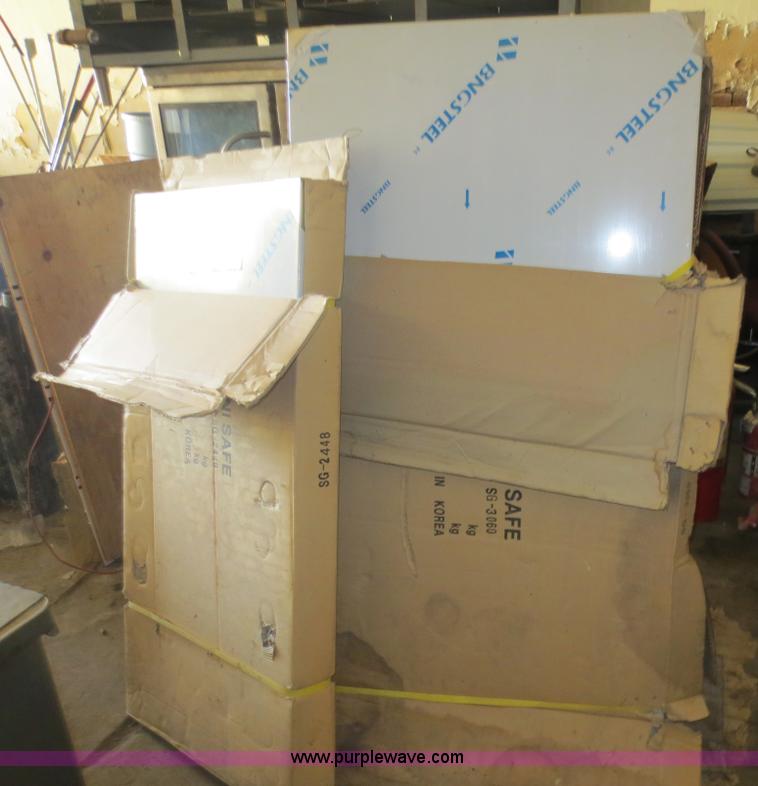 image for item F6668 (2) stainless steel preparation tables