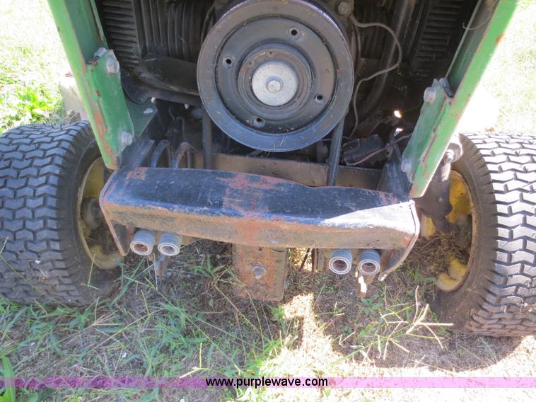 image for item F6670 John Deere 318 lawn tractor
