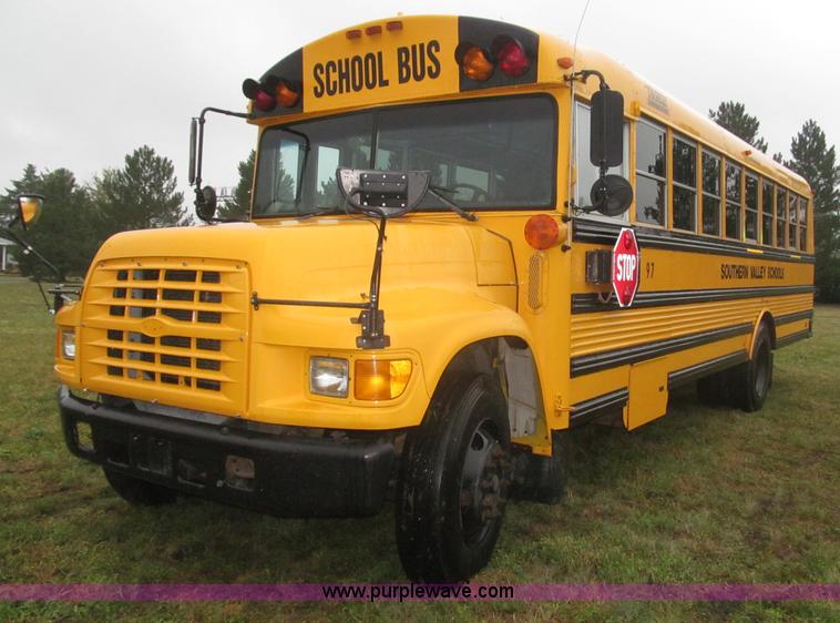 image for item F7123 1997 Ford Thomas B800 school bus