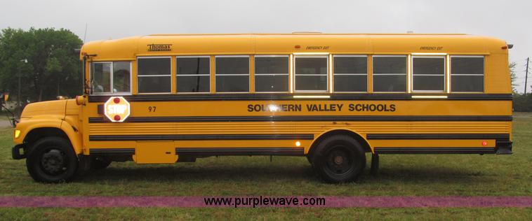 image for item F7123 1997 Ford Thomas B800 school bus