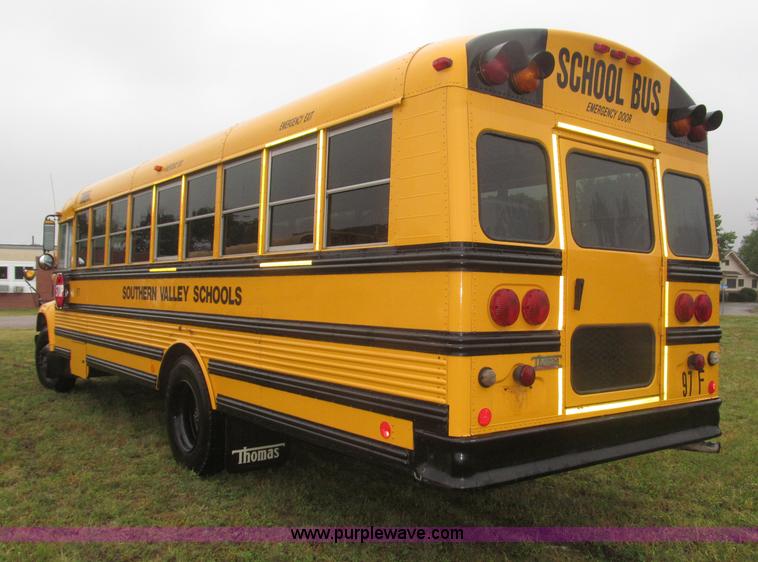 image for item F7123 1997 Ford Thomas B800 school bus