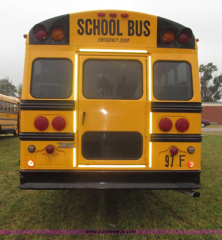 image for item F7123 1997 Ford Thomas B800 school bus