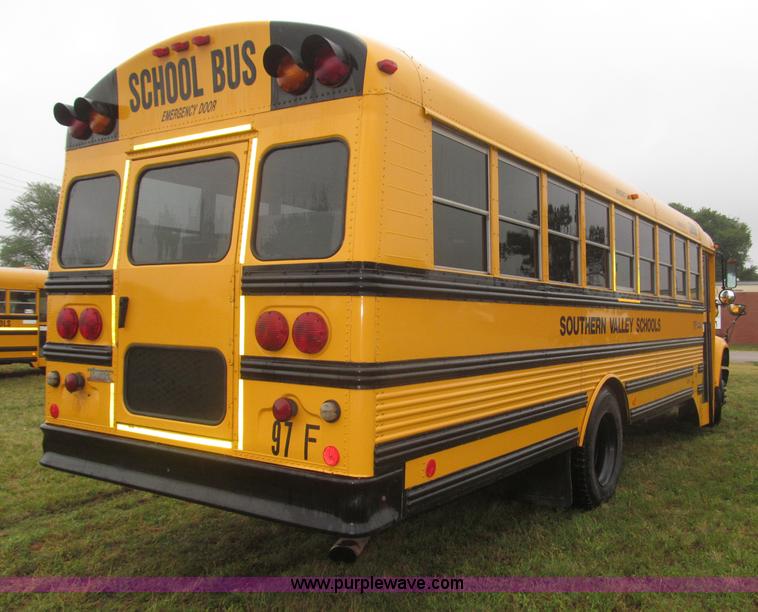 image for item F7123 1997 Ford Thomas B800 school bus