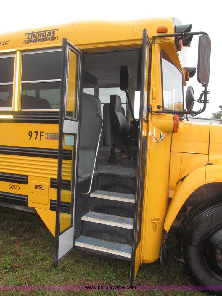 image for item F7123 1997 Ford Thomas B800 school bus