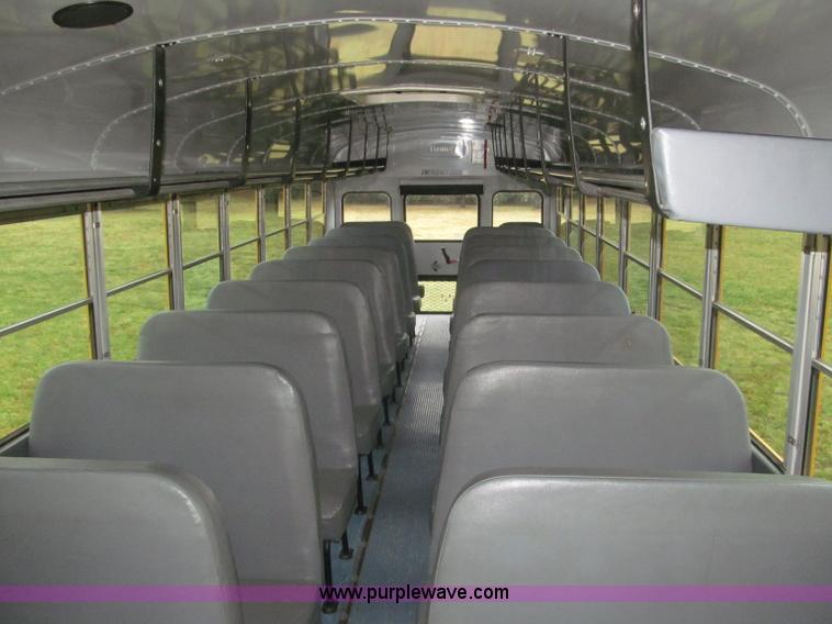 image for item F7123 1997 Ford Thomas B800 school bus