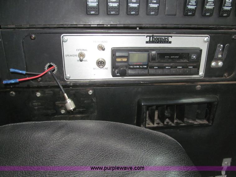 image for item F7123 1997 Ford Thomas B800 school bus