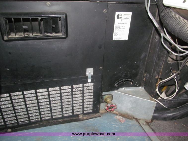 image for item F7123 1997 Ford Thomas B800 school bus