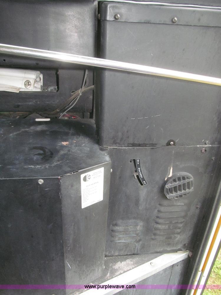 image for item F7123 1997 Ford Thomas B800 school bus