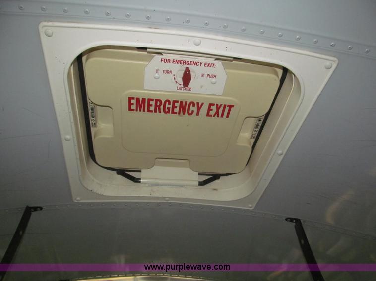 image for item F7123 1997 Ford Thomas B800 school bus