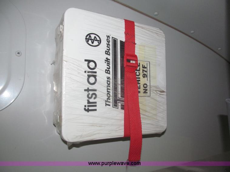 image for item F7123 1997 Ford Thomas B800 school bus