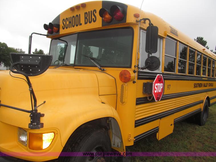 image for item F7123 1997 Ford Thomas B800 school bus
