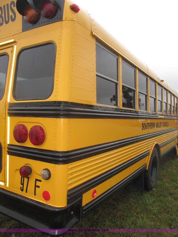 image for item F7123 1997 Ford Thomas B800 school bus