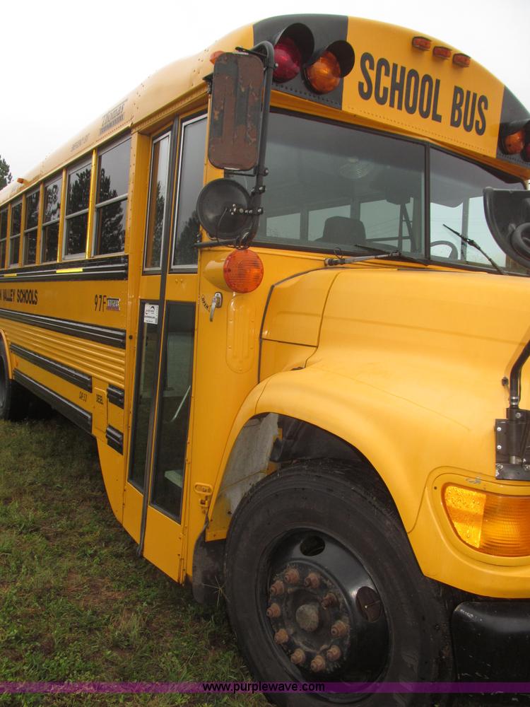image for item F7123 1997 Ford Thomas B800 school bus