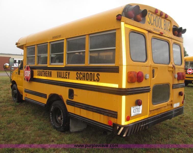 image for item F7125 1998 Ford Econoline 350 school bus