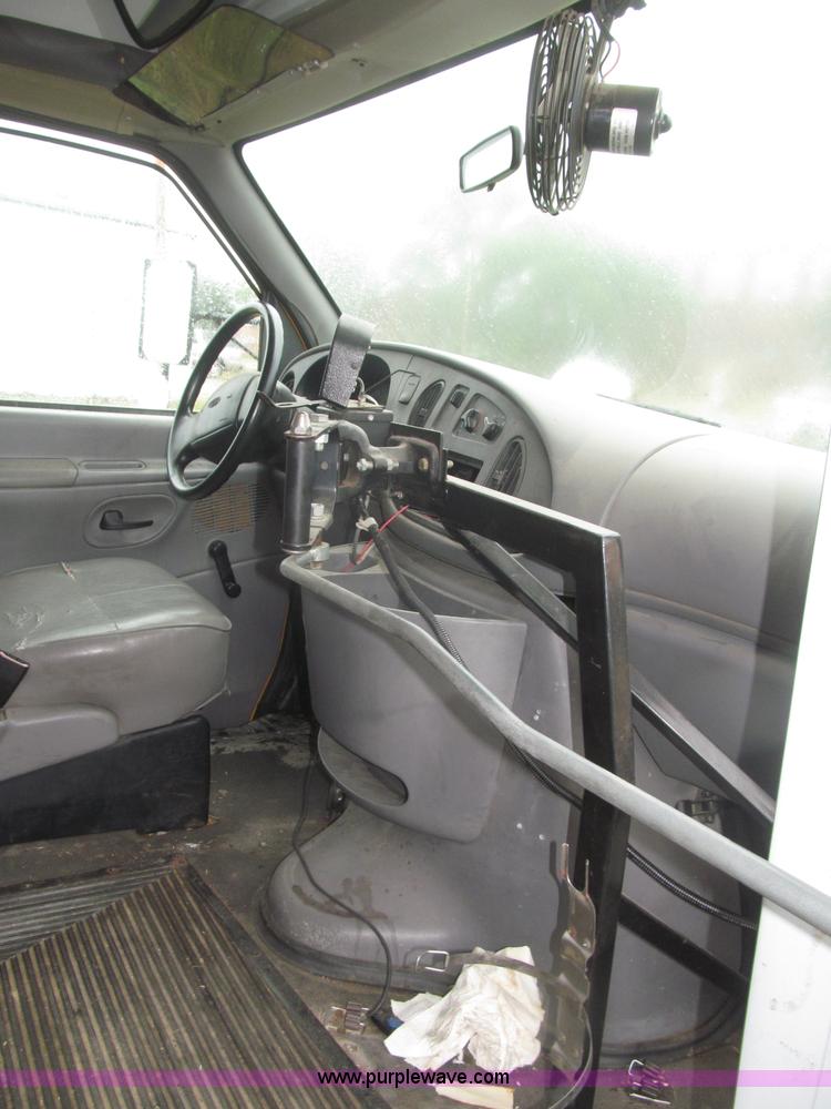 image for item F7125 1998 Ford Econoline 350 school bus