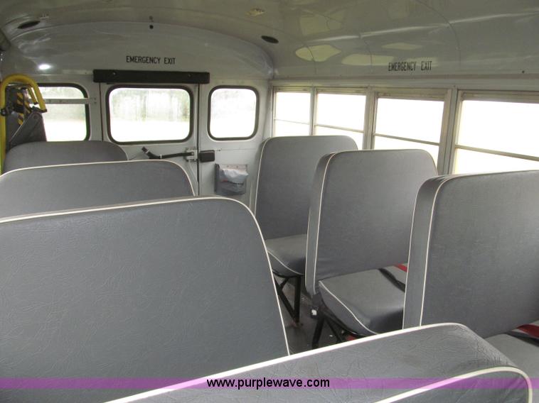 image for item F7125 1998 Ford Econoline 350 school bus