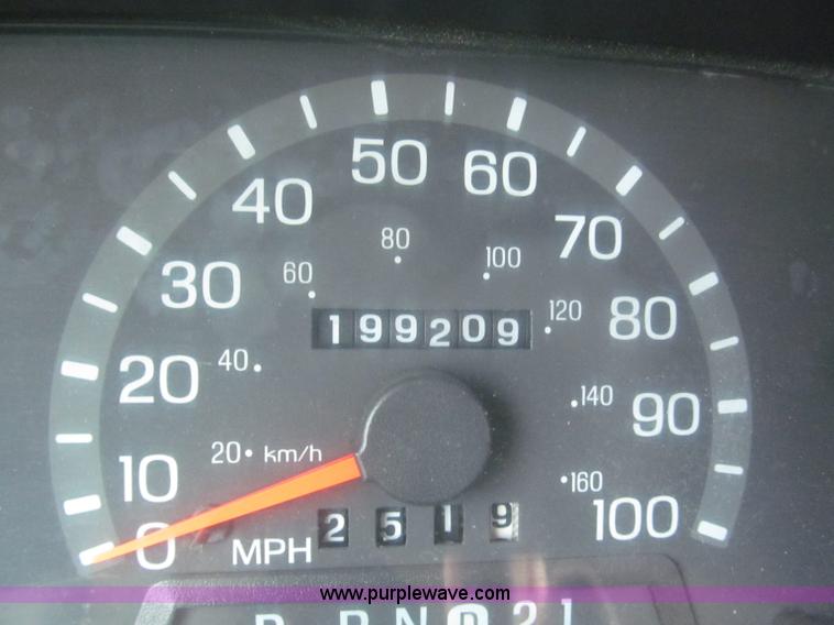 image for item F7125 1998 Ford Econoline 350 school bus