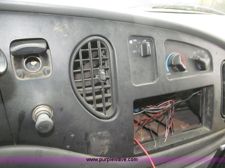 image for item F7125 1998 Ford Econoline 350 school bus