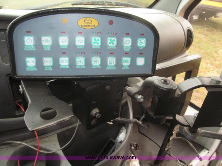 image for item F7125 1998 Ford Econoline 350 school bus