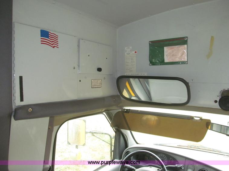 image for item F7125 1998 Ford Econoline 350 school bus