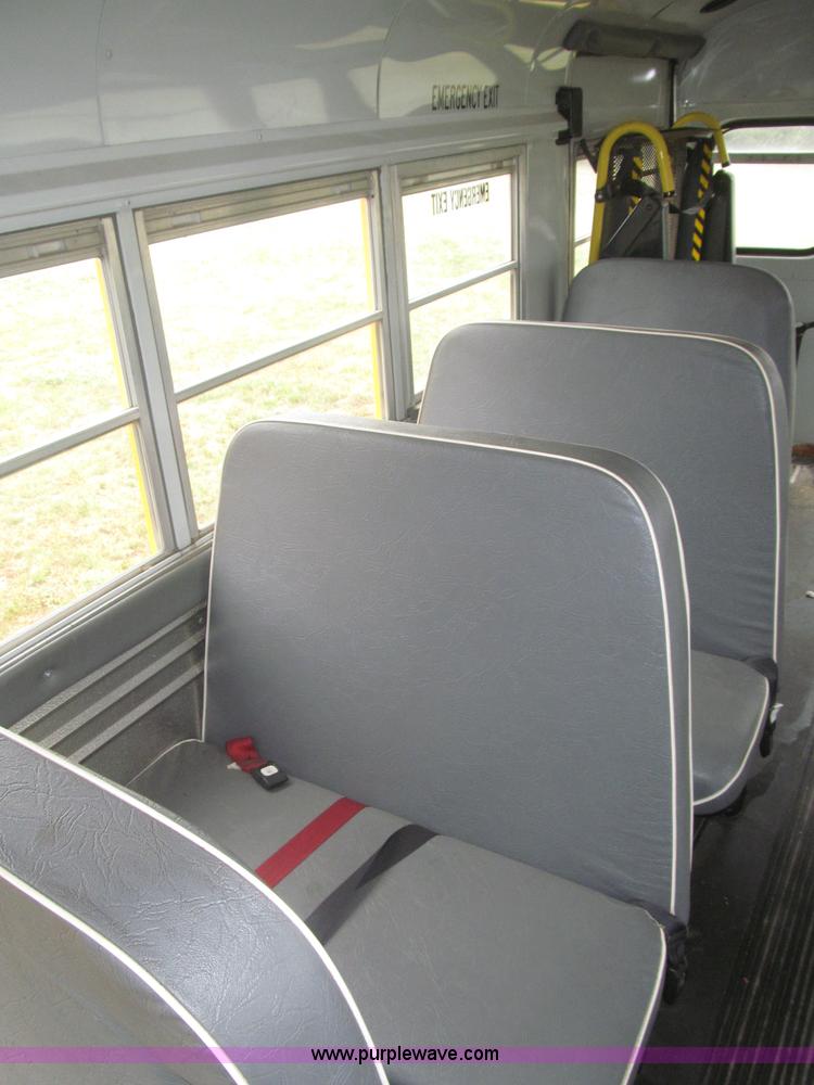 image for item F7125 1998 Ford Econoline 350 school bus
