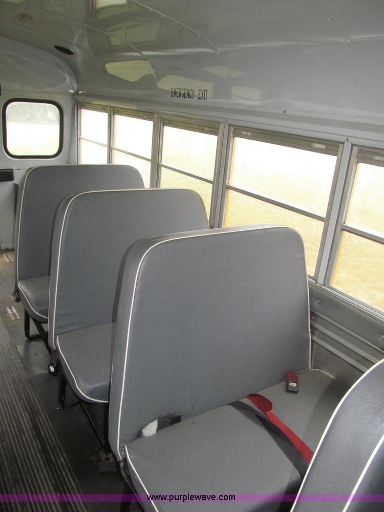 image for item F7125 1998 Ford Econoline 350 school bus