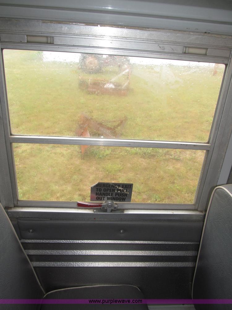 image for item F7125 1998 Ford Econoline 350 school bus