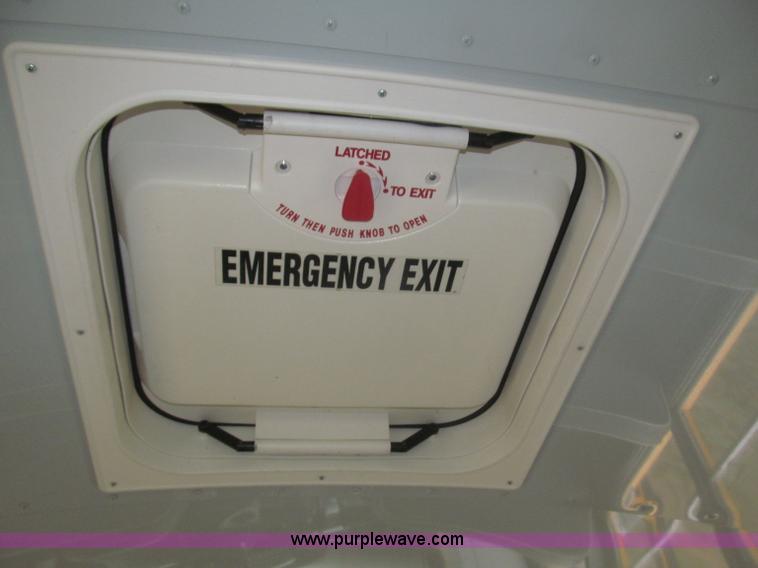 image for item F7125 1998 Ford Econoline 350 school bus