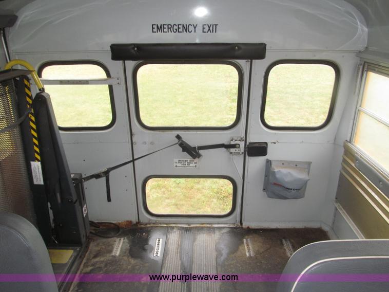 image for item F7125 1998 Ford Econoline 350 school bus