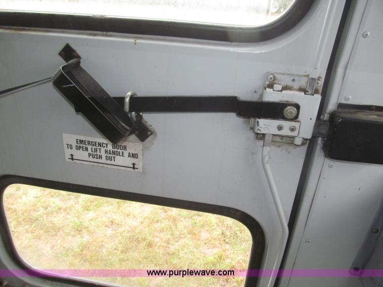 image for item F7125 1998 Ford Econoline 350 school bus