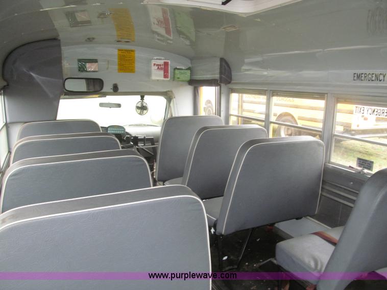 image for item F7125 1998 Ford Econoline 350 school bus