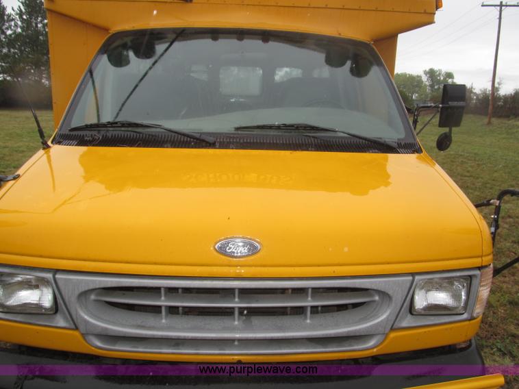 image for item F7125 1998 Ford Econoline 350 school bus